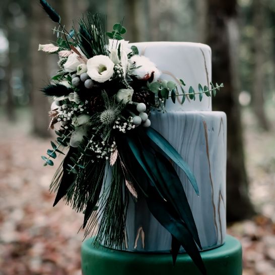 Rührlerei Hochzeitstorte mit Blumendeko